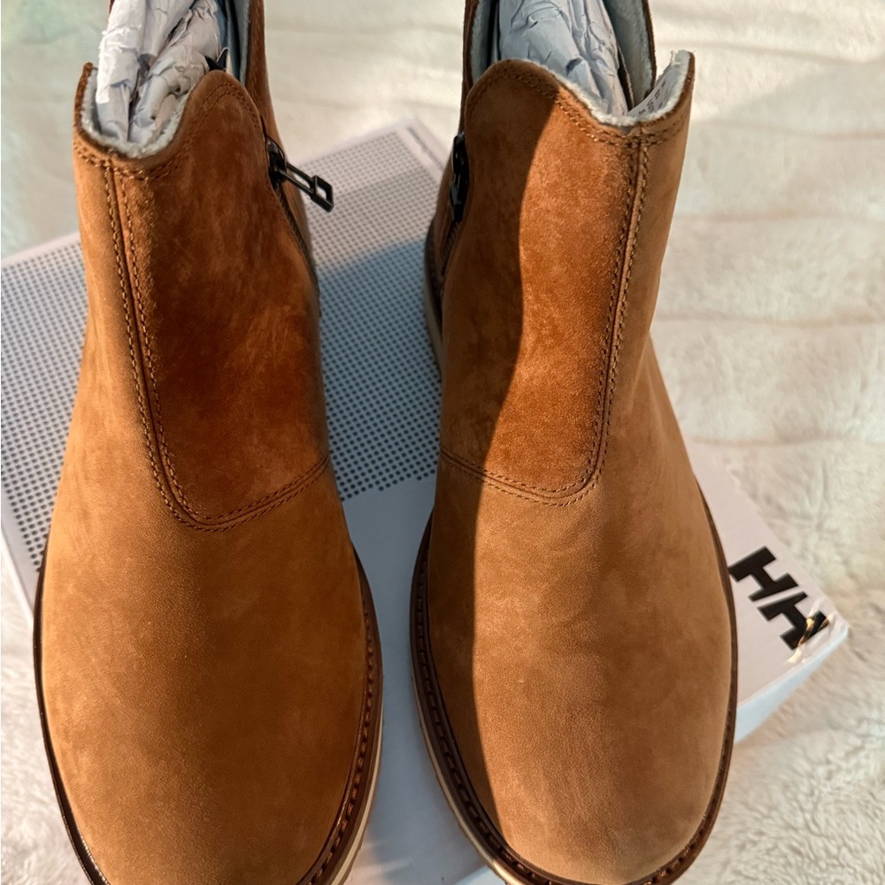 Women’s Helly-Hansen Seraphina Demi Waterproof Boot Low Cut Slip-on New 9.5 - Picture 14 of 15